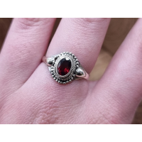 Echt zilveren ring met Granaat 